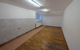 Casa/Spatiu de birou,Andrei Muresanu, 9 Camere,10 Parcari,Curte 2000mp - Poză 13