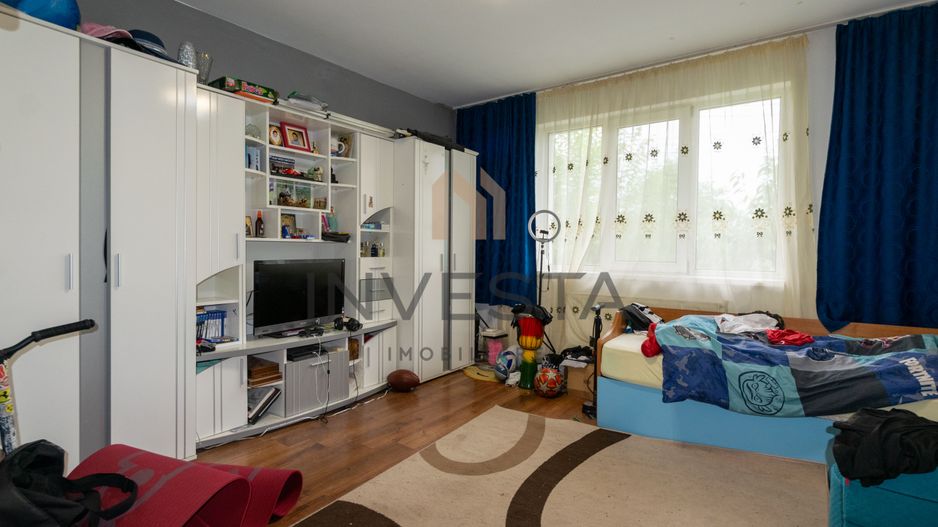 DE VANZARE CASA CU 4 CAMERE BUNA ZIUA - Poză 9