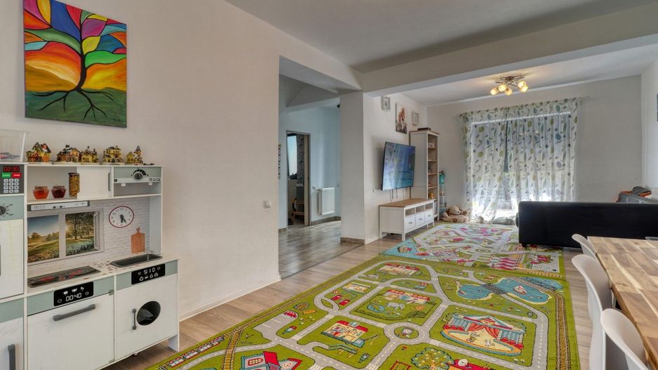 Tunari- Vilă individuală -4 camere si gradina- - Poză 12