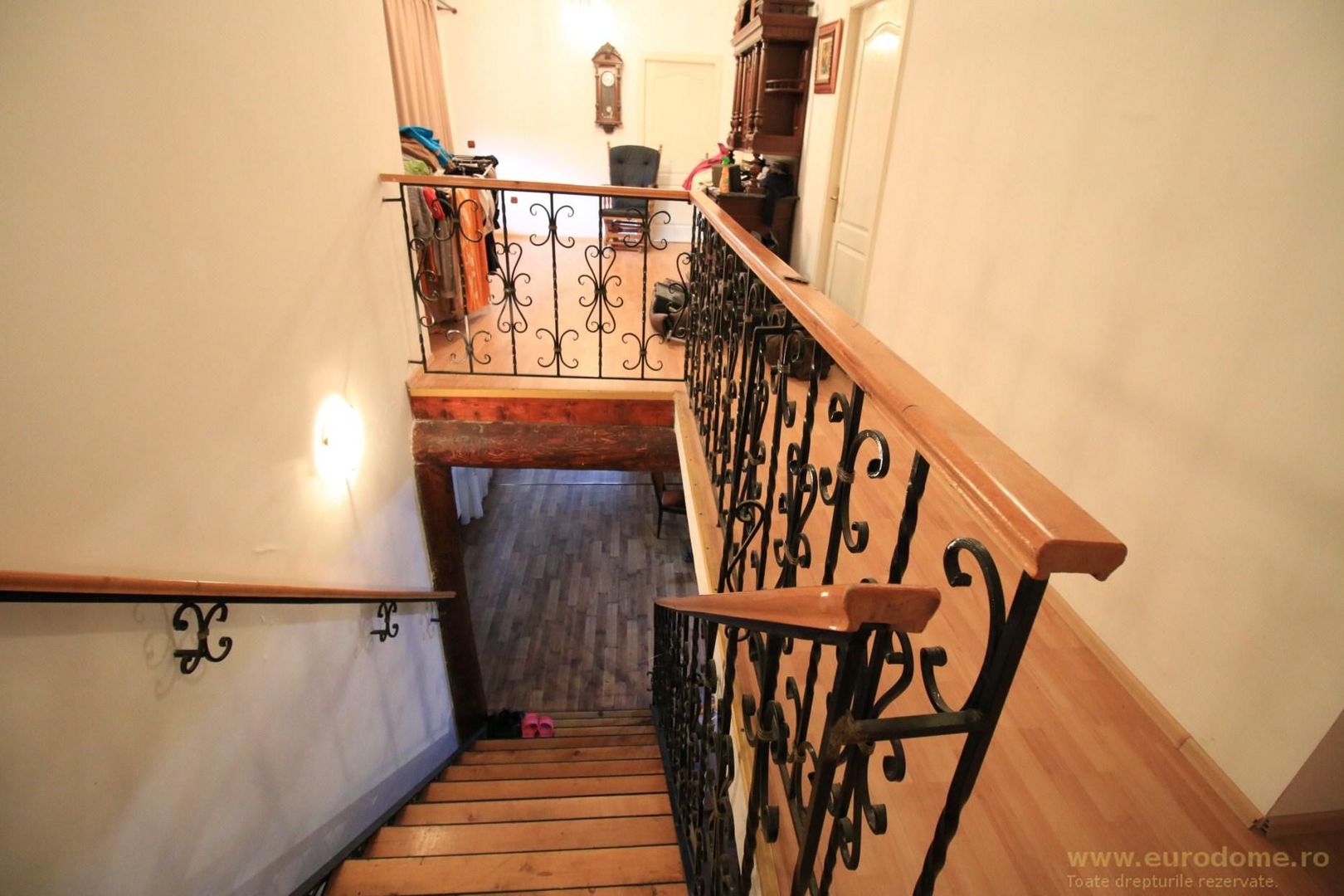 Proprietate deosebita - casa cu curte si livada - Poză 25