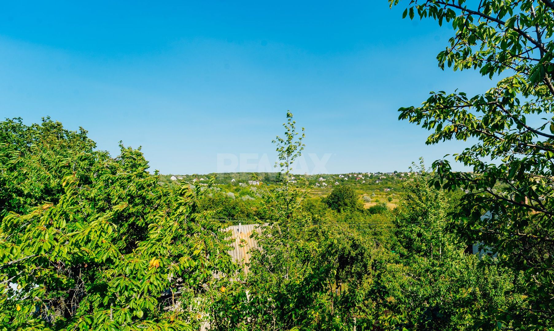 SE VINDE CASĂ DE VACANȚĂ ÎN TRUȘENI | TEREN 7,34 ARI - Poză 17