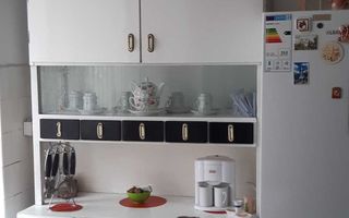Apartament spațios, 3 camere, zonă semicentrală, 73 mp + curte - Poză 6