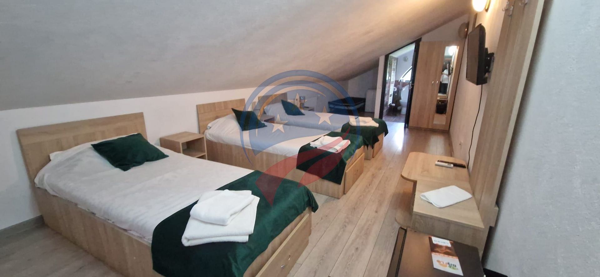 Pensiune  în Călimănești + 2 A-Frame - Teren 5.574 mp - Bonus Mercedes 350d - Poză 8