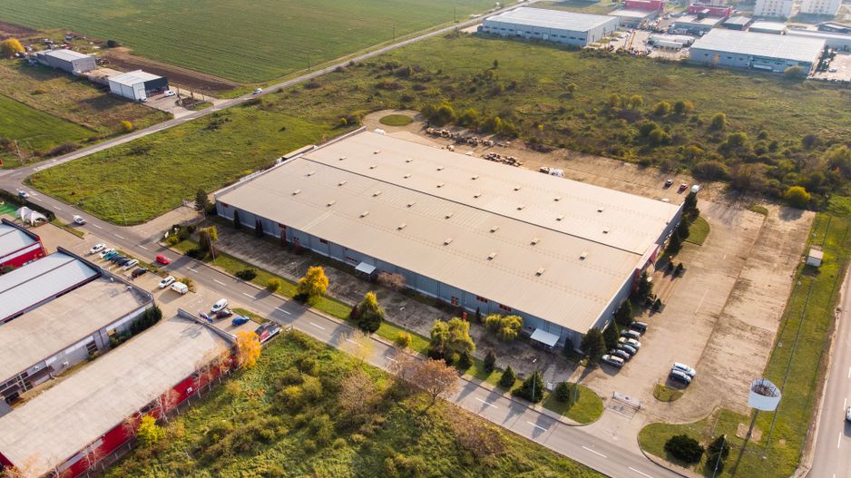 Hală industrială modernă în zona de est, Arad - Poză 3