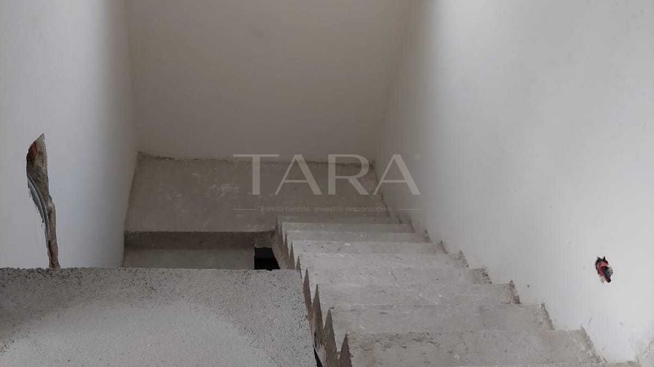 Casa cu 4 camere de vanzare in Sannicoara - Poză 3