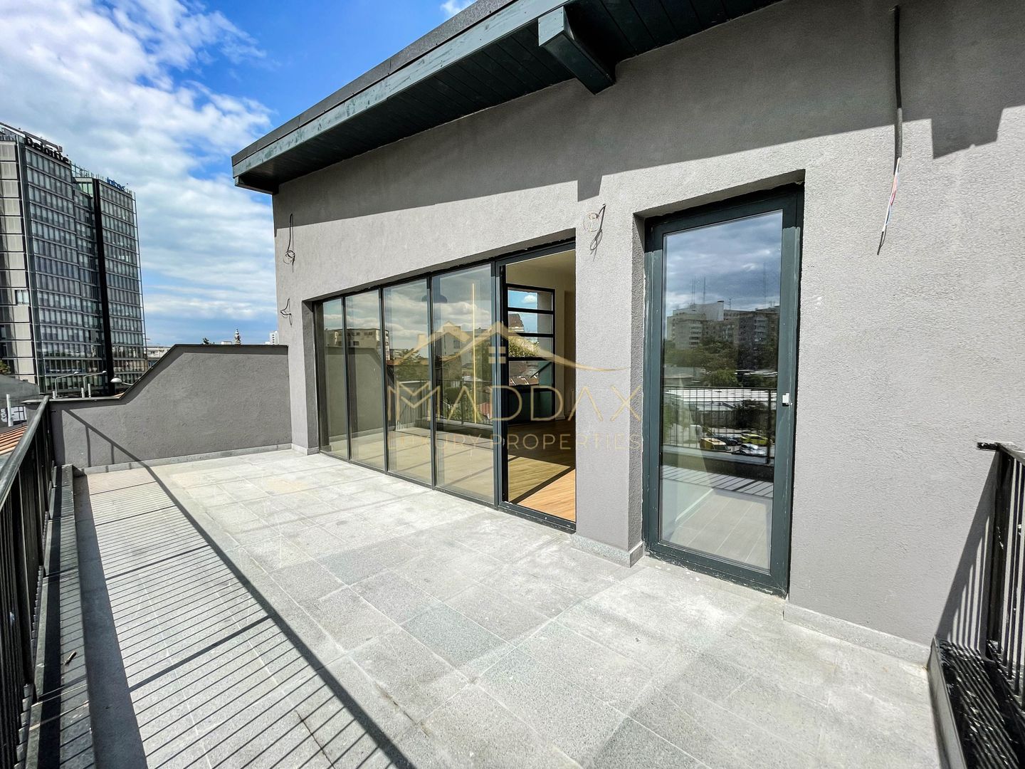 Spatiu comercial S+P+2E+M ***Prima Inchiriere*** - Poză 4