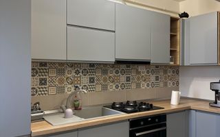 Apartament 2 camere dec NOU  mobilat + loc de parcare Bucium 450 euro - Poză 5