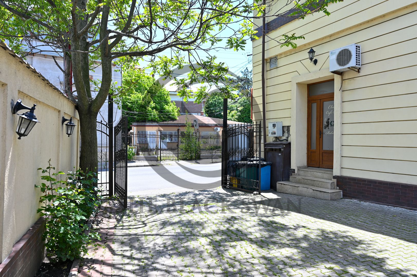 Hotel cu 16 camere de vanzare | Ultracentral, Ploiesti I Investitie - Poză 2