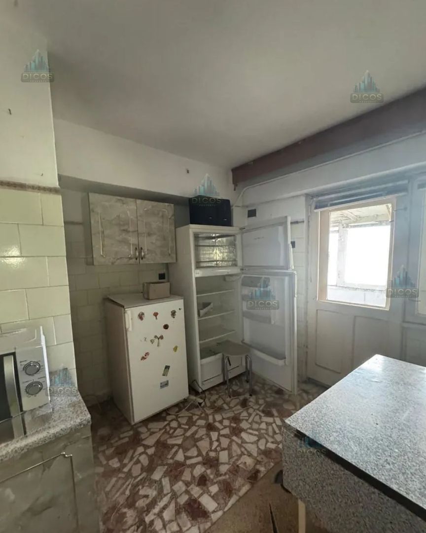 Apartament 4 Camere – Lângă Liceul Maiorescu, Giurgiu - Poză 1