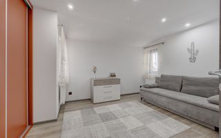 Vilă 342 mp cu piscină și 800 mp teren / 4 dormitoare / Pleașa - Poză 8