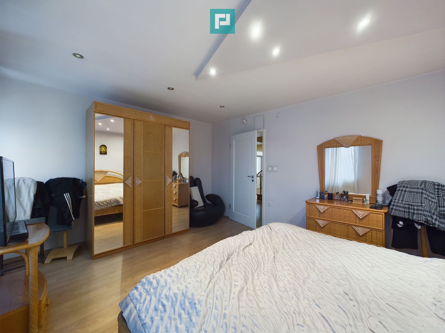 Casă situată Central în Dumbrăvița - Poză 19