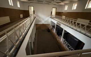 Imobil comercial si piscina functioala Piata Victoriei - Poză 4