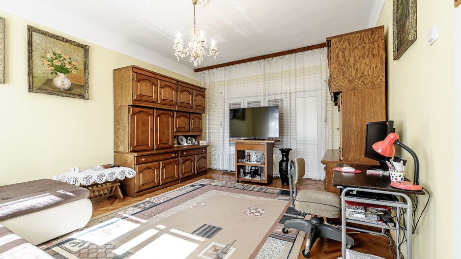 Preț NOU! Casa P+2 în zona centrală Chișineu-Criș - Poză 8