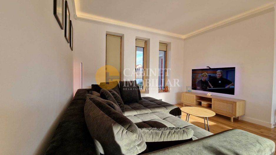 Casa spatioasa si moderna cu garaj, clasa energetica A, panouri solare - Poză 2