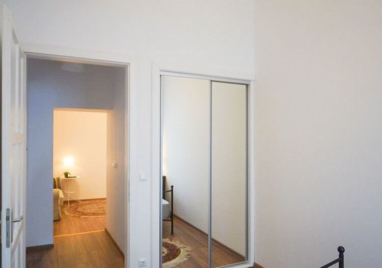 Apartament ultracentral, 2 dormitoare, 58 mp. 120 000 E. Comision 0. - Poză 15