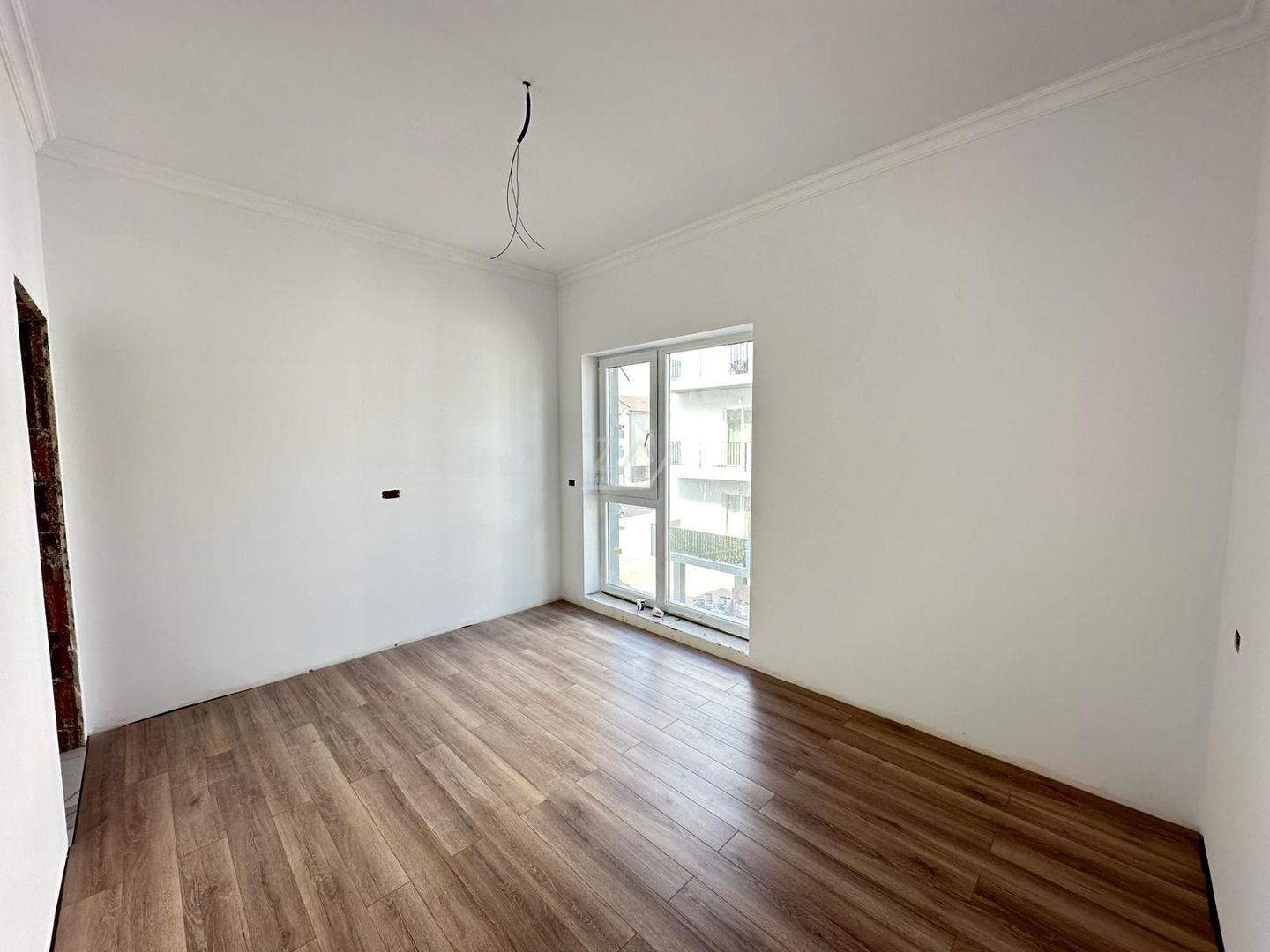 Etaj 1. Loc de parcare. Asfalt. - Poză 4