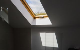 VILĂ MODERNĂ DE LUX CU PISCINĂ, FOTOVOLTAICE ȘI FOIȘOR – BREAZA - Poză 18