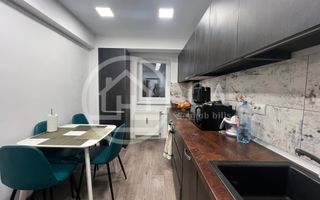 Apartament de vânzare cu 3 camere in zona Rogerius, Oradea - Poză 11