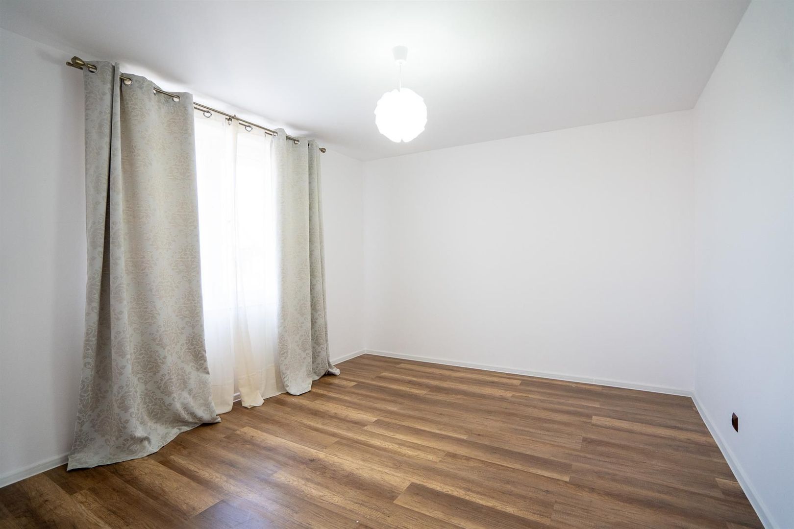 Casa 4 camere in Nojorid - Poză 1