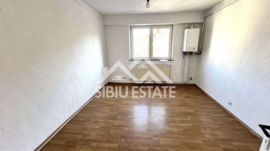 Garsoniera Sibiu, etaj 3, zona Compa - Poză 1