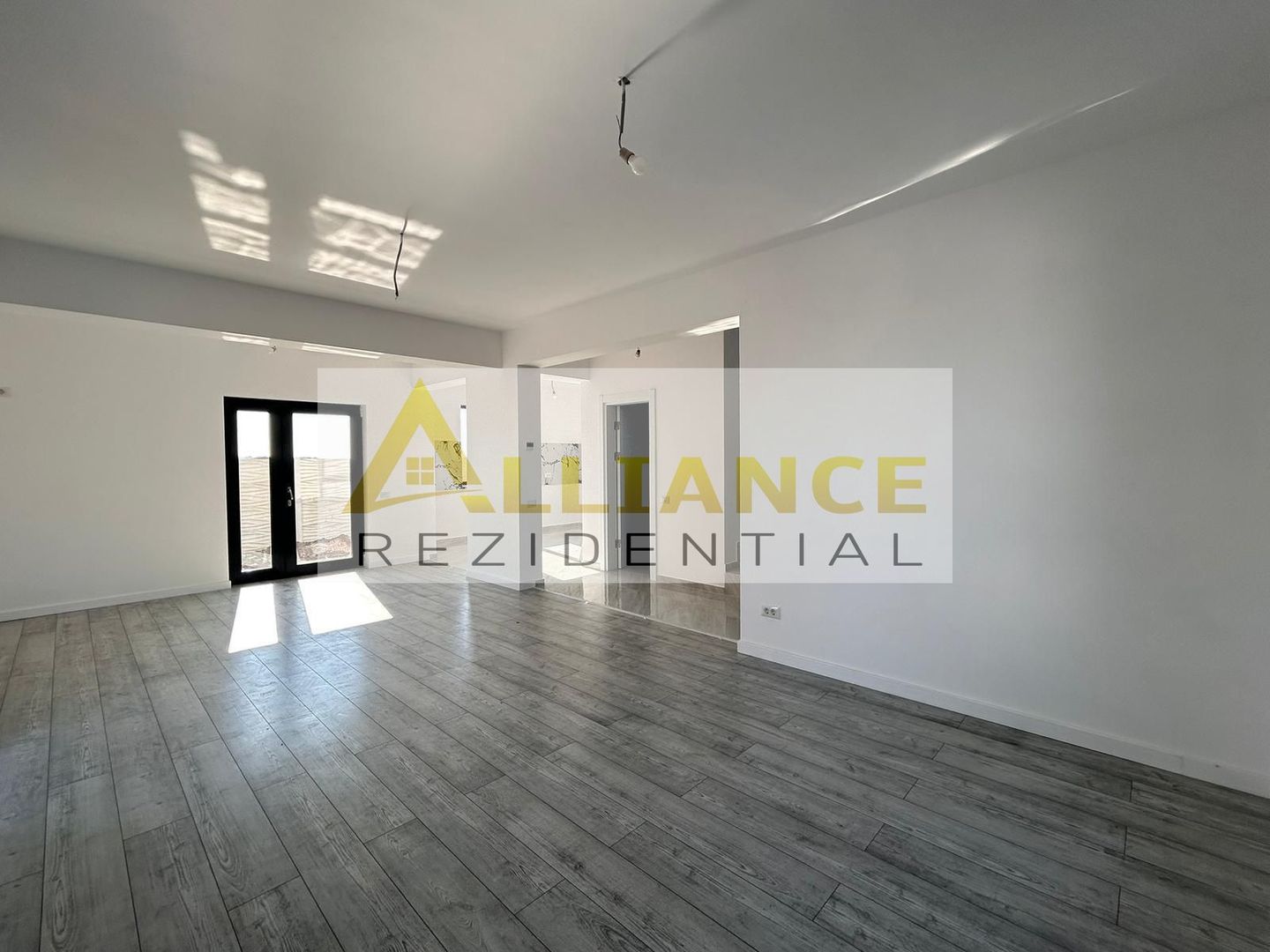 Casa Individuala de vanzare - Teren 350 mp | 4 camere - 3 bai - Poză 14