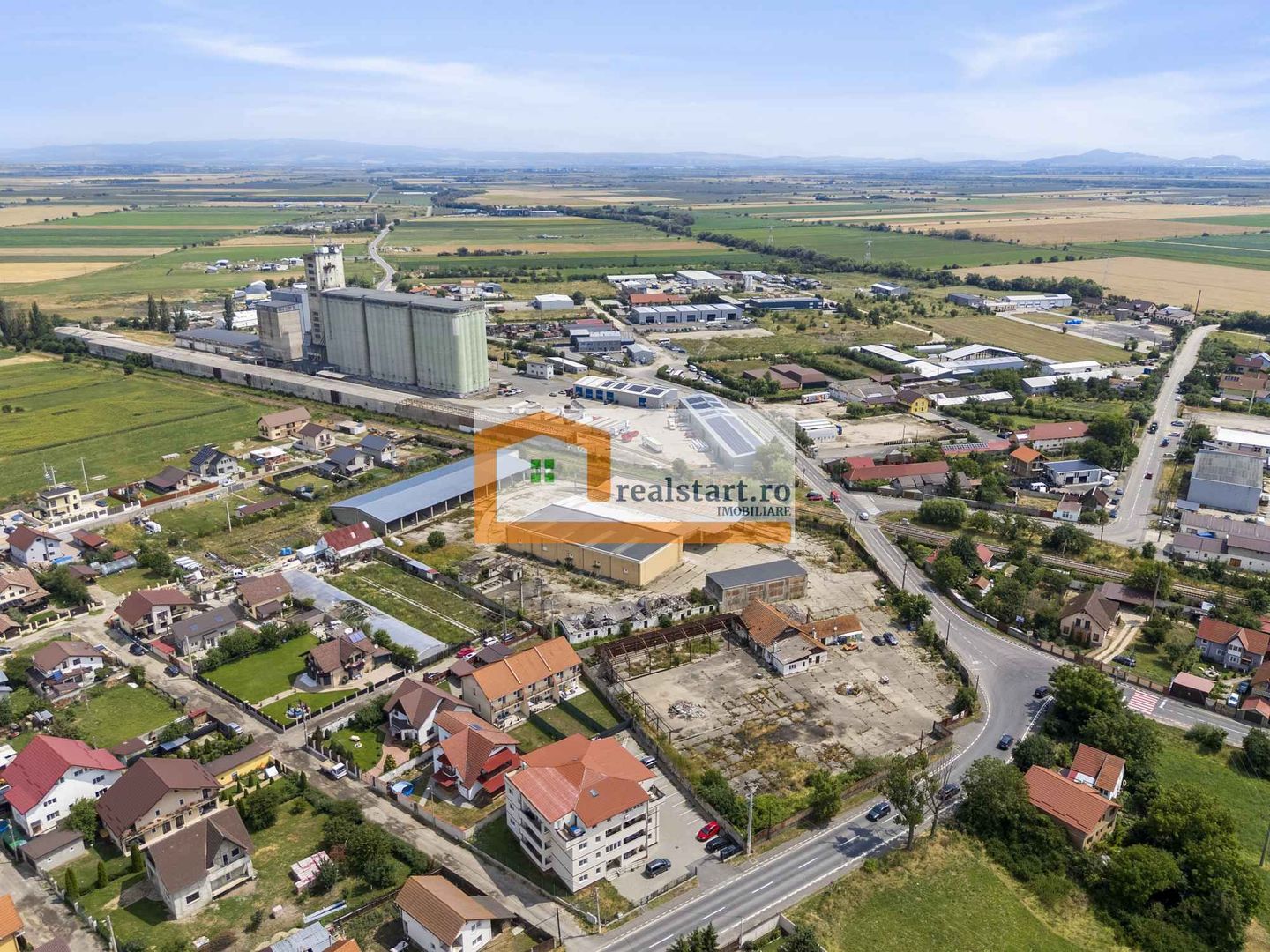Codlea, Depozite si teren 1,7Ha, 5600mp cladiri, D 155ml la DJ112A, acces E60 - Poză 5