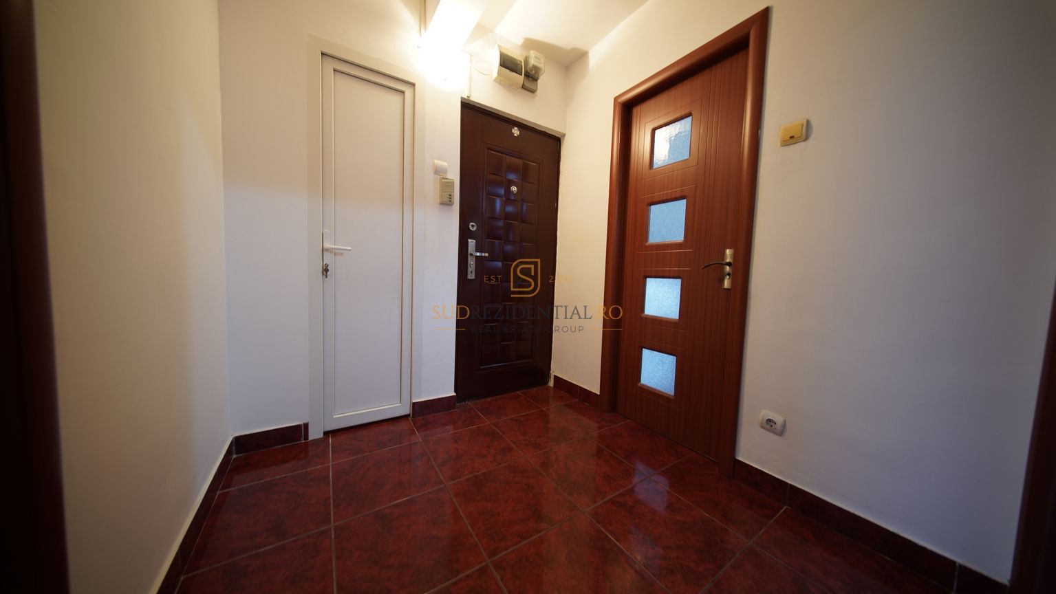 Eroii Revolutiei - Apartament cu 2 camere, decomandat, Comision 0% - Poză 12