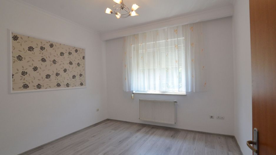 Inchiriem Vila individuala 6 camere cu panouri solare zona Pipera - Poză 27