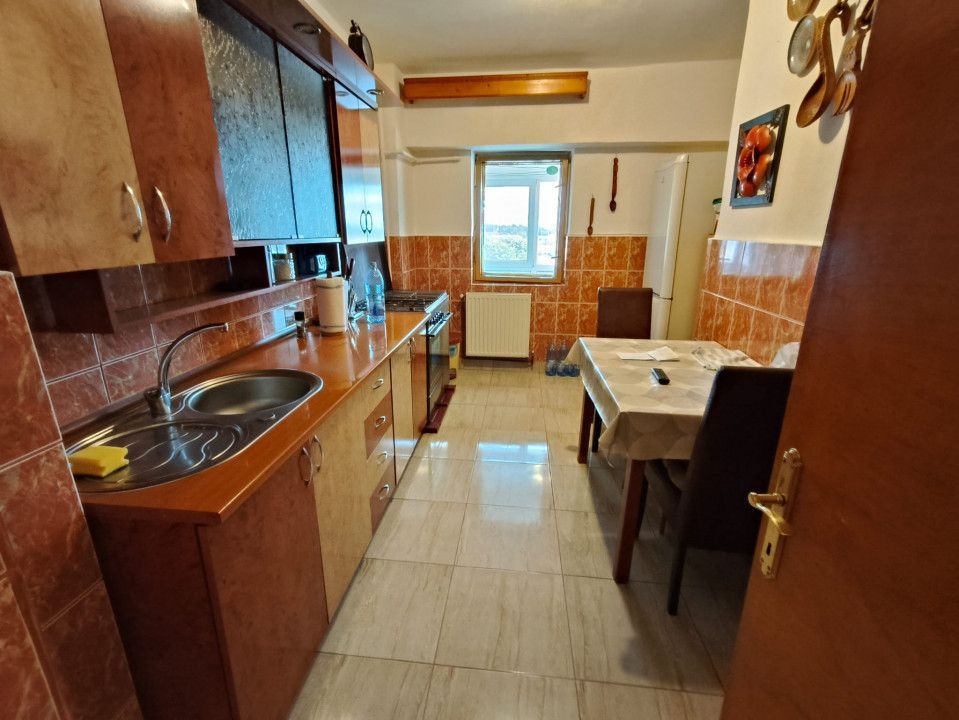 Apartament 3 camere situat în centrul orașului Târgu Jiu, pe pietonală - Poză 5