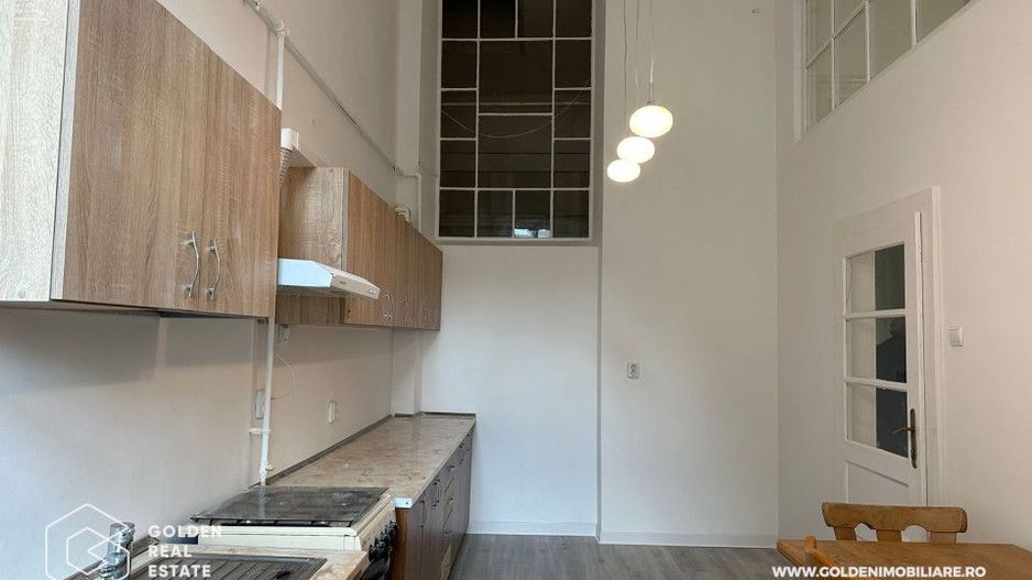 Spatiu birou, Bulevardul Revolutiei, Palatul Cenad, etaj 1 - Poză 14