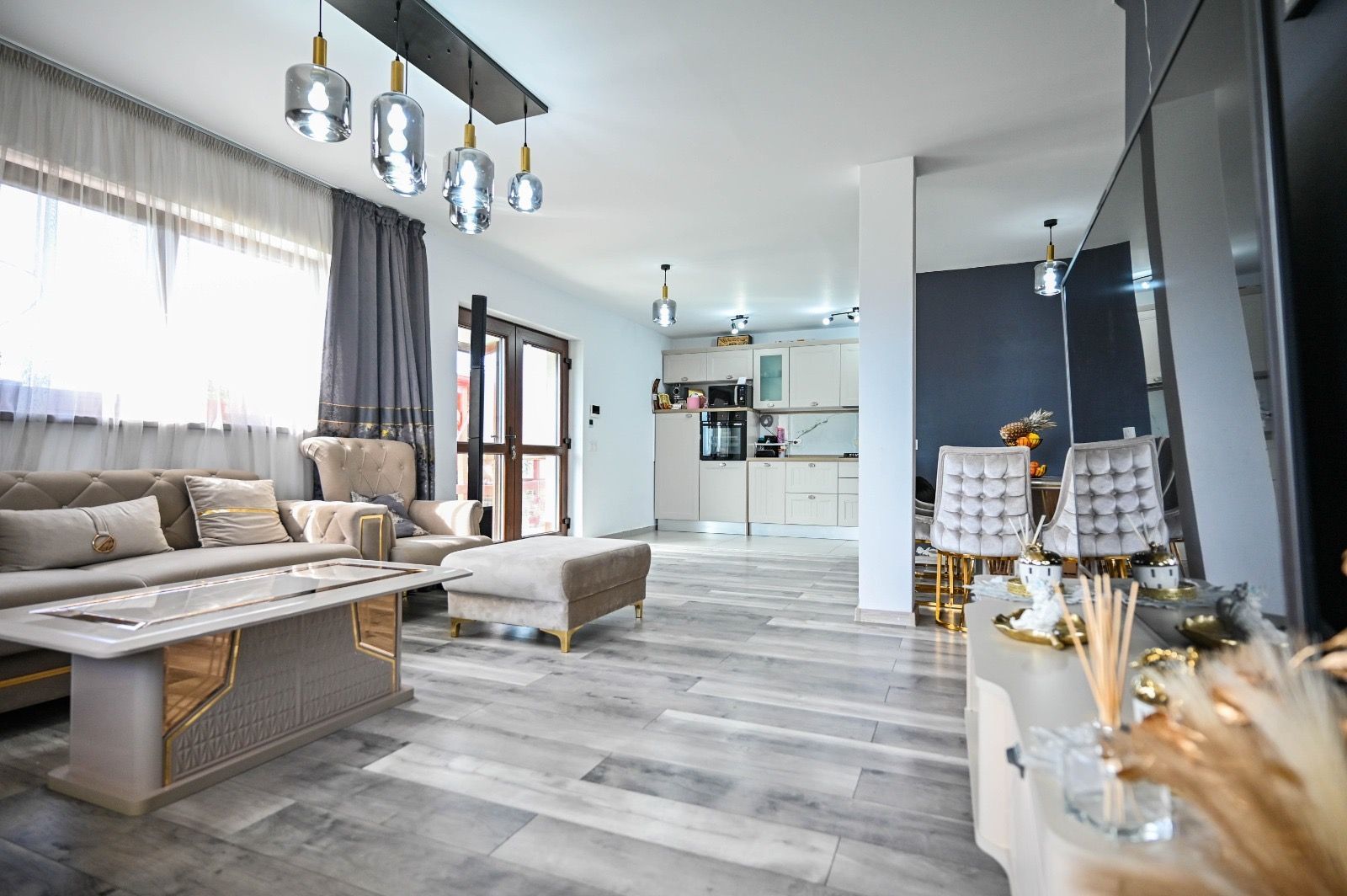 Casa individuală de vânzare Sânpetru, 5 camere, garaj, foișor, curte - Poză 4