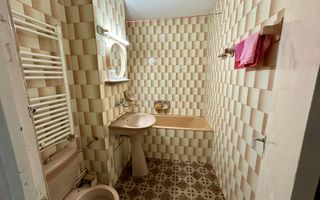 Ideal pentru familii, bine compartimentat, in zona linistita - Poză 5