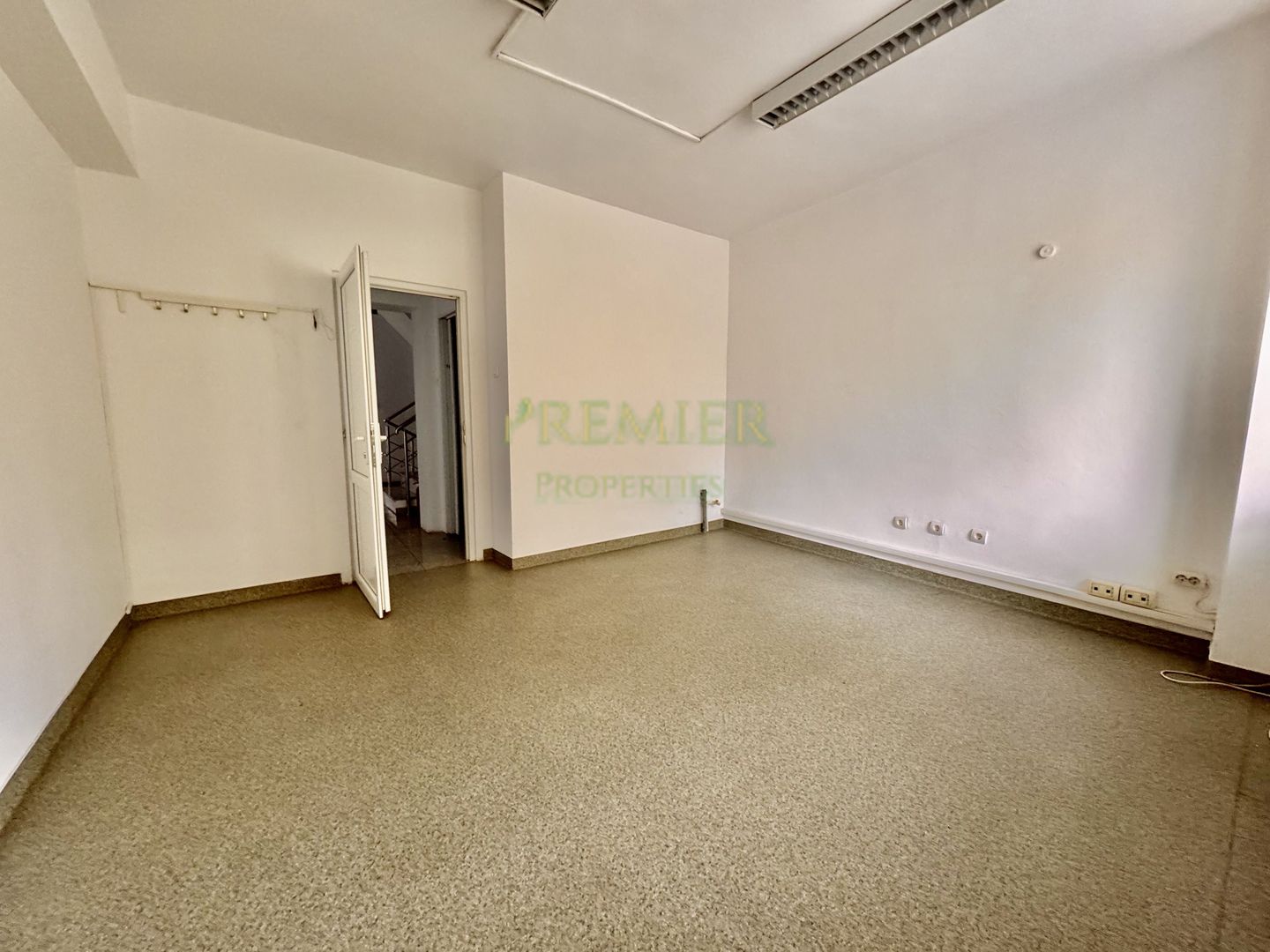 CLADIRE DE BIROURI P+4 | MULTIPLE ACTIVITATI - Poză 7