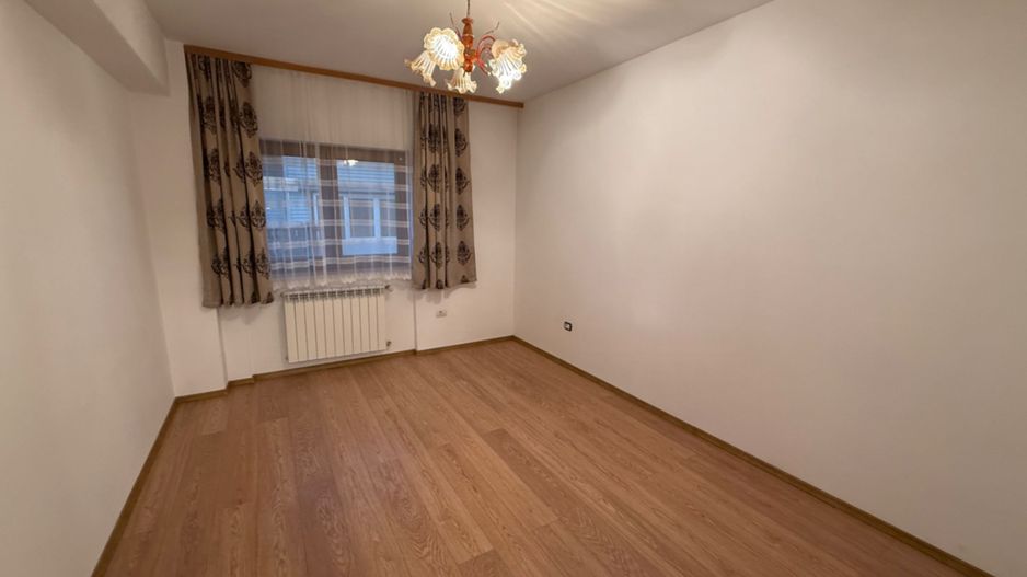 Apartament 3 camere de închiriat | Zonă centrală | Etaj 1 - Poză 3