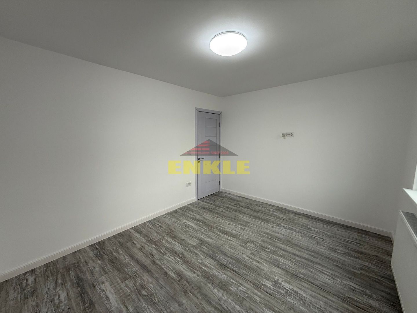 De vanzare apartament cu 2 camere, etaj2, RENOVAT IN TOATALITATE - Poză 5
