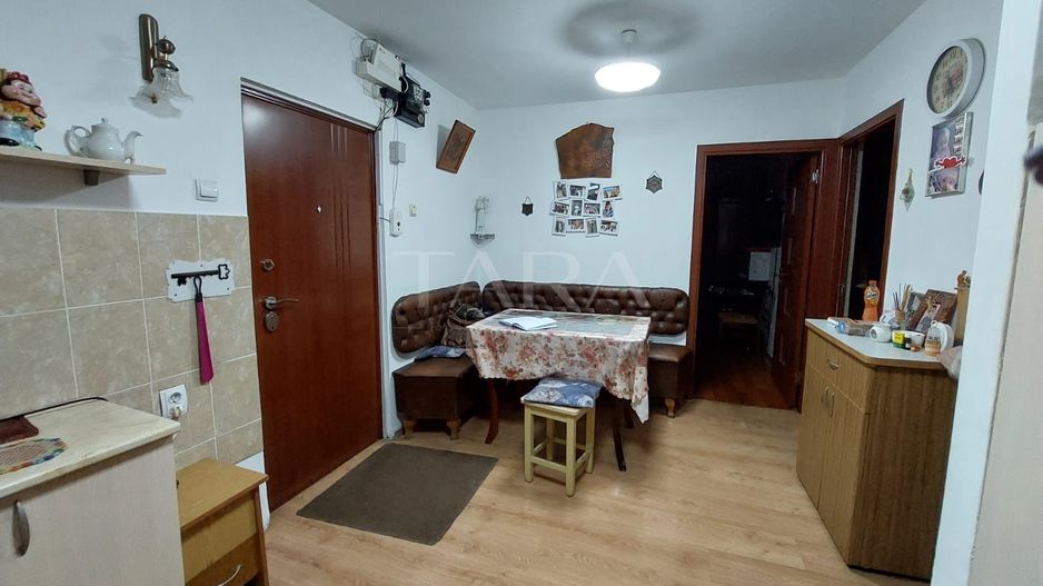 Apartament 3 camere decomandat, etaj intermediar, zona Minerva - Poză 6