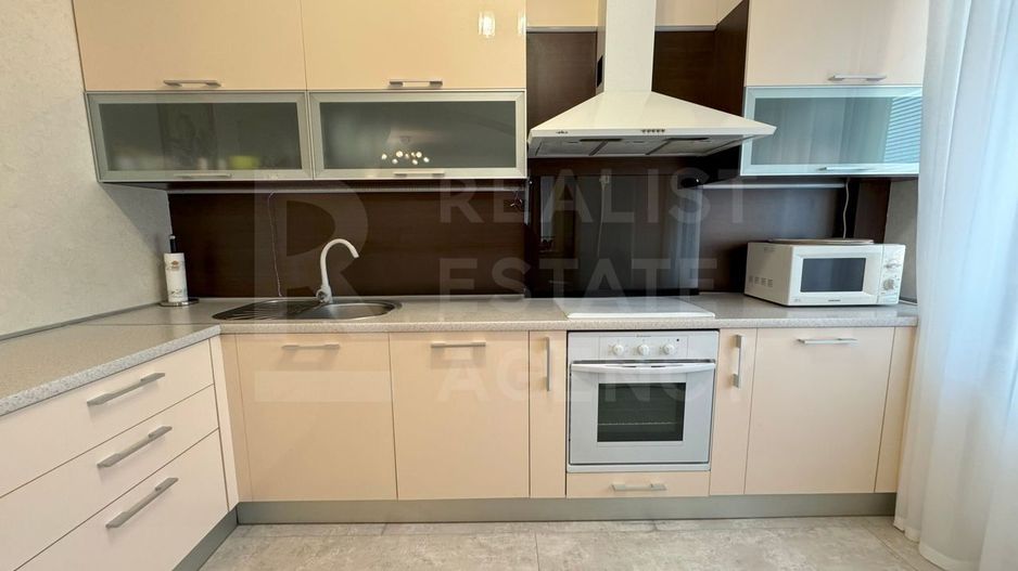 Chirie apartament, 3 camere, str. București, Centru - Poză 4