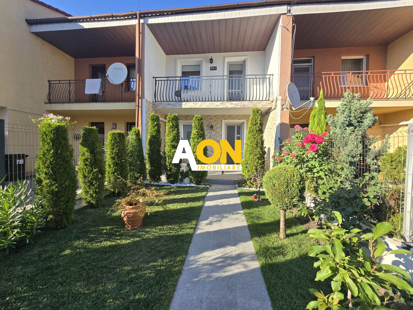 Casa 3 Camere Zona Centru, Complet Renovata si Mobilata - Poză 1