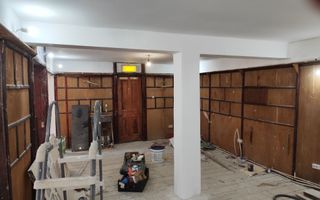 Casă de vânzare și spațiu comercial în Bivolari, centrul satului, la 36 km de Iași - Poză 4