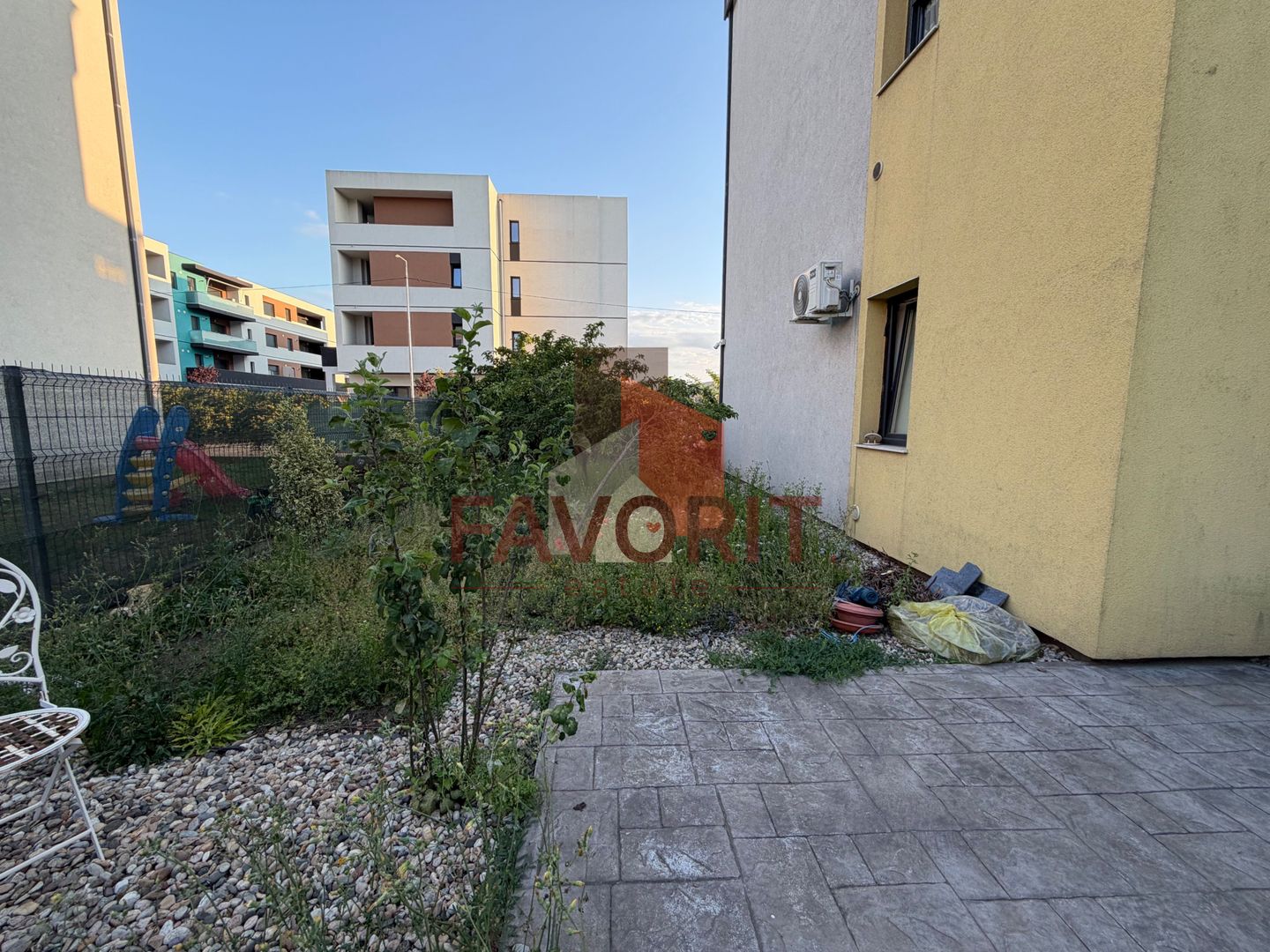 Dumbravita- Kaufland. Curte privata 140mp . Loc de parcare - Poză 11