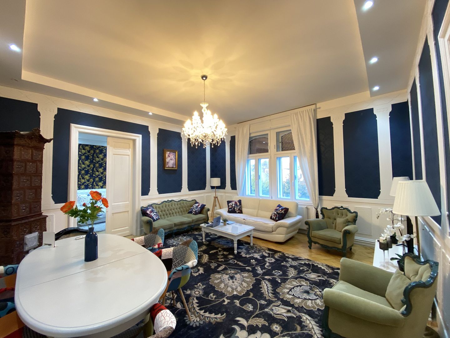 Cladire Istorica, 4 camere, 134 mp, Renovat, Zona Sinaia, Comision 0% - Poză 1