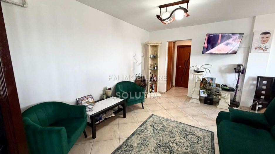 Apartament 3 camere | Semidecomandat | Etaj 3 | Loc de parcare | Zona - Poză 2