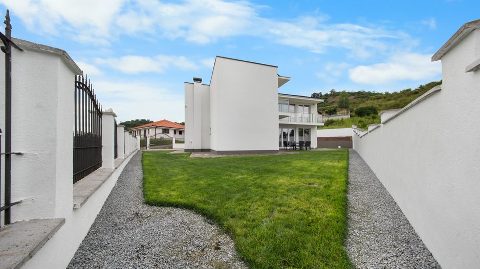 Vilă exclusivistă cu arhitectură și mobilier de designer I Livezeni - Poză 21