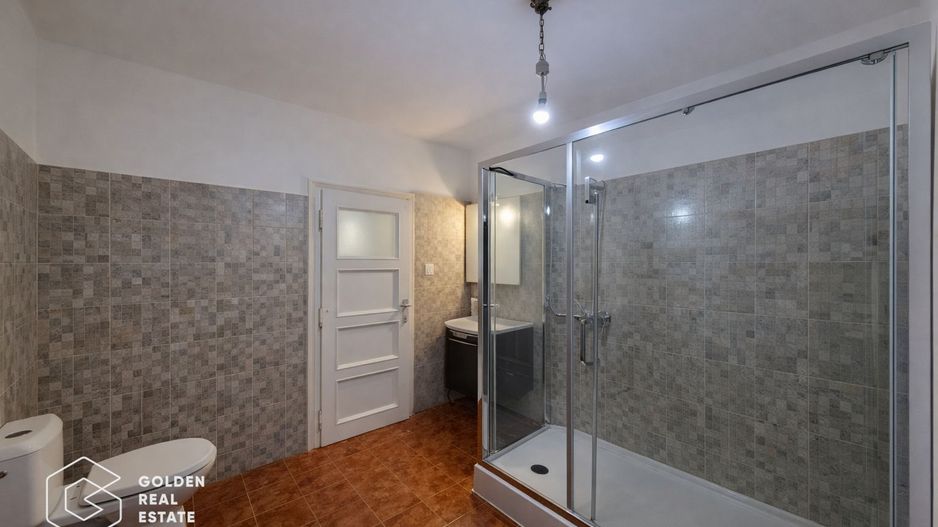 Casa cu 2 corpuri de cladire, Lipova - Poză 12