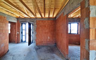 Casa parter 2 dormitoare, in Comuna Sanmartin, acces auto - VANZARE - Poză 7