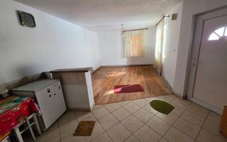 Casa 8 camere, cu 2 corpuri de cladire,  387 mp teren, zona Centru - Poză 9