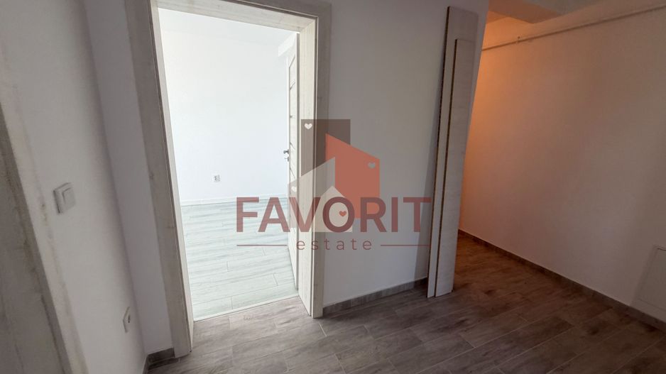 Disponibil imediat. Decomandat. TVA 21% inclus in pret - Poză 10
