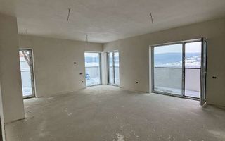 Apartament de 3 camere, 77mp + 50mp terasa, parcare, Baciu - Poză 1