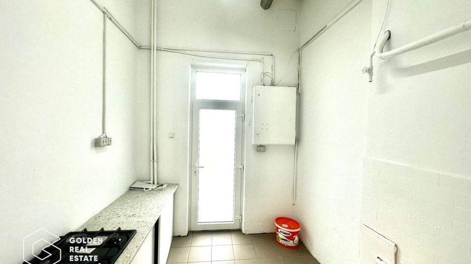 Oportunitate! Spatiu comercial situat in inima orasului, 3 camere, acces stradal - Poză 5