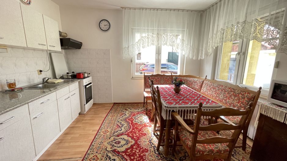 Casa de vanzare in zona Lipovei - Poză 4
